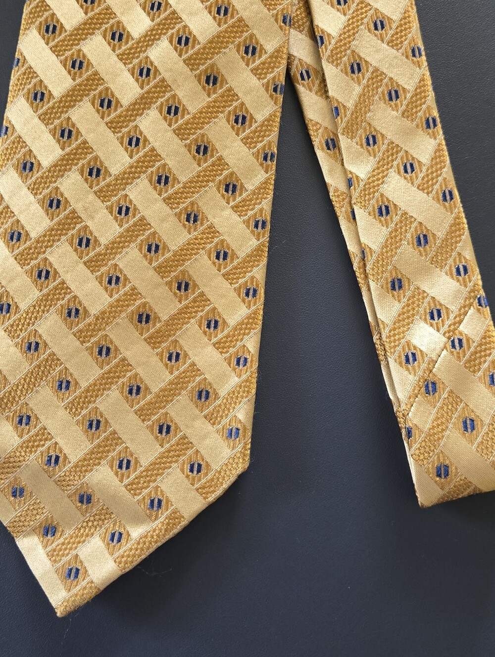 Ermenegildo Zegna Antique Gold Sheen Navy Geometric Print Silk Tie Made In Italy - Picture 8 of 11